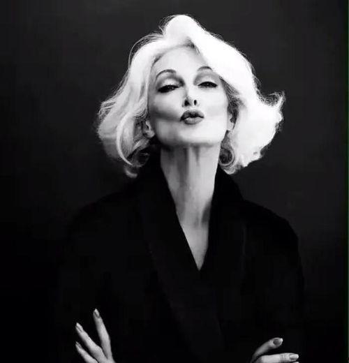 91岁超模奶奶登台走秀,诠释时尚无龄界